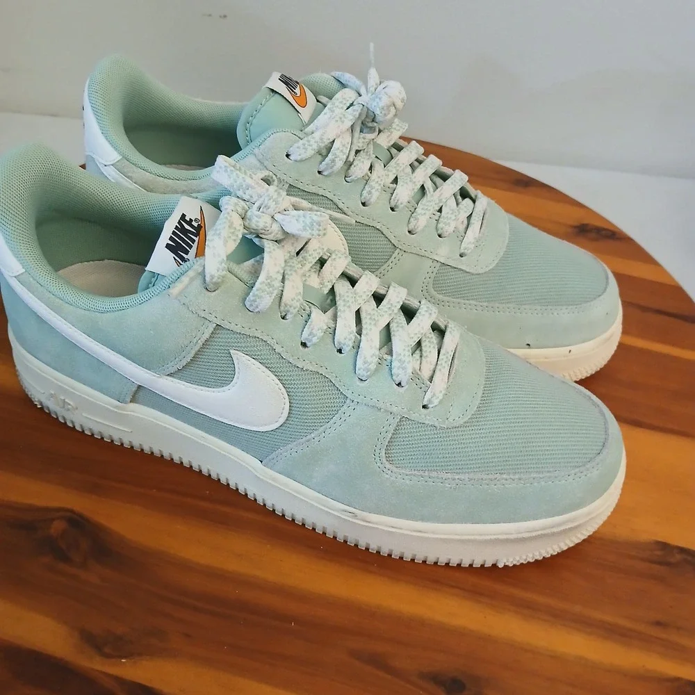 Nike Air Force 1 '07 LV8 Certified Fresh Men 9 Enamel Green Sneakers DO9801-300